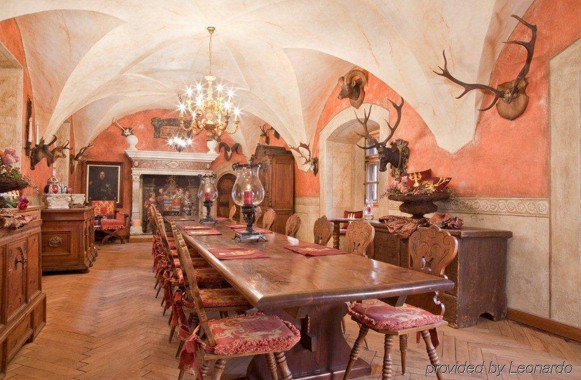 Schloss Matzen Райт  Ресторан фото